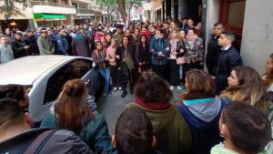 Causa Vialidad: Cristina Kirchner, de los cantos con la militancia a la vigilia afuera de su casa