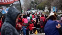 Imagen de Concentraciones en repudio al protocolo antipiquetes de Bullrich en Cipolletti, Roca, Bariloche y Viedma