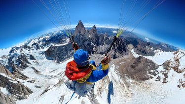 Cortos y documentales sobre deportes de acción, naturaleza, historias de superación y aventura.
   
