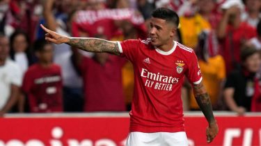 Enzo volvió a convertir para Benfica. Lo hizo en la goleada sobre Arouca.