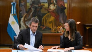 El Gobierno anunció un bono para jubilados por tres meses y el aumento para septiembre