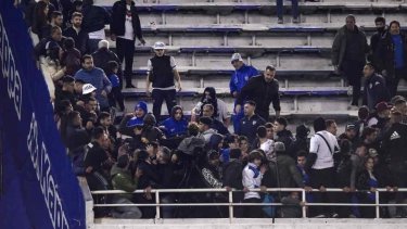 El operativo de seguridad fracasó en el Amalfitani.