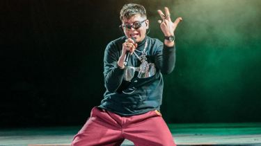 Ysy A, rompiéndola con su música en todo el país.