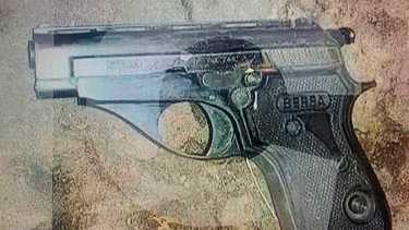 El arma que le quitó la custodia de la vicepresidenta al agresor. Se trata de una marca de producción nacional. 