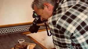 El fotógrafo del “menú de la historia” del hotel Llao Llao