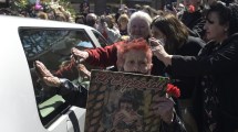 Imagen de Fotos: fue masivo el último adiós a Carlitos Balá en el Cementerio de Chacarita