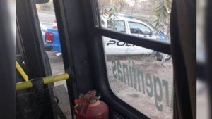 Retienen un colectivo en el barrio Toma Norte de Neuquén en reclamo por problemas eléctricos