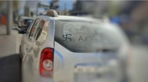 Imagen de Una periodista de Neuquén publicó en sus redes que le dejaron un mensaje antisemita en su auto