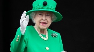 La vida de la reina Isabel II en imágenes
