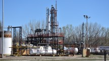 Imagen de Otro beneficio para Petroleros: extendieron la Zona Vaca Muerta a las refinerías