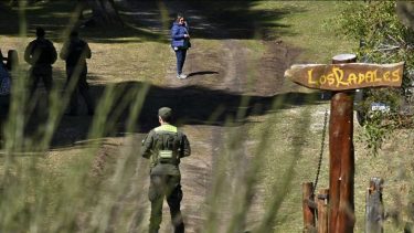 La jueza federal  Silvina Domínguez en uno de los procedimientos por el conflicto en Villa Mascardi. Foto: Archivo