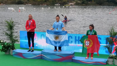 Martina en lo más alto del podio en  Bratislava, escoltada por la húngara Hanna Peto y a la portuguesa Ana Batista.