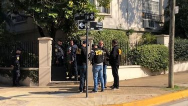 José Enrique del Rio y su esposa, María Mercedes Alonso, fueron asesinados en su domicilio y sospechan de uno de los hijos.