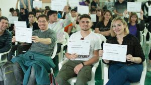 Más de 100 estudiantes y docentes de Neuquén se capacitaron en automatización