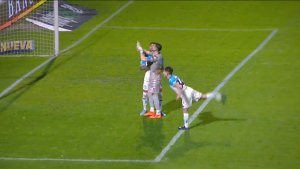 La repudiable reacción de Gabriel Arias: gestos a la tribuna y expulsión contra Platense