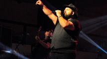 Imagen de Juan Fuentes le puso calor y buena música a los festejos por el aniversario de Jacobacci