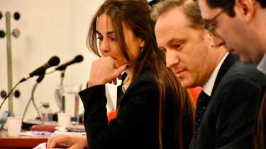 Fiscal jefe de Homicidios, Agustín García, con la asistente Guadalupe Inaudi y el querellante Diego Vázquez. (Matías Subat)