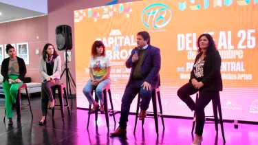 La grilla de escritoras, expositores y artistas se presentó en el Museo Nacional de Bellas Artes (MNBA), donde estará el auditorio "Alejandro Finzi" (foto Matías Subat)