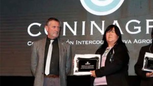 Reconocen el compromiso comunitario de la dirigente cooperativista Magdalena Porma