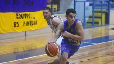 Del Progreso le ganó a Cinco Saltos el viernes y hoy recibe a Deportivo Roca. Foto: Andrés Maripe 