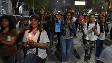  Cientos de familias expresaron su rechazo al recorte presupuestario. Foto Juan Thomes