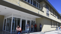 Imagen de Fernández Oro firmó un convenio con la UNRN para el dictado de una diplomatura en la ciudad