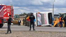 Imagen de Se accidentó un micro con hinchas de Boca rumbo a Mendoza: murió una mujer y hay heridos