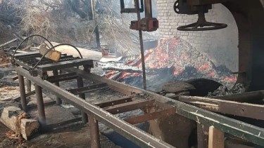 Los daños provocados por el incendio fueron totales. (foto: Jorge Tanos)