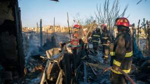 Perdieron todo en un incendio y piden ayuda para reconstruir su casa en Roca