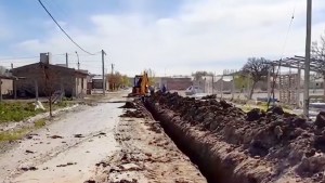Amplían la red cloacal en barrios de la zona oeste de Chichinales