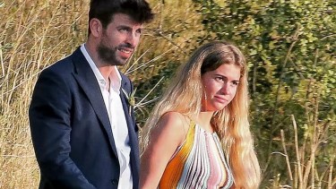 Gerard Piqué y Clara Chía Martí blanquearon su relación en un casamiento en Costa Brava.-