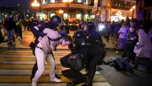 Más de 1.000 detenidos en Rusia en protestas contra la movilización de reservistas anunciada por Putin