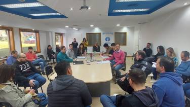 Damnificados en la comisión de Obras Púbilcas del Concejo Deliberante (foto de tuiter)