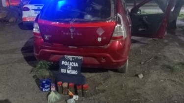 La policía detuvo a cuatro personas que trasladaban droga sobre ruta 22, en Río Colorado.