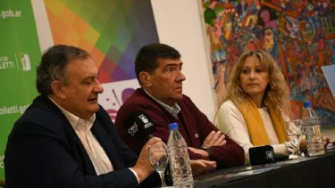 El intendente Gustavo Gennuso en mayo estuvo en Cipolletti con su par Claudio Di Tella. Archivo