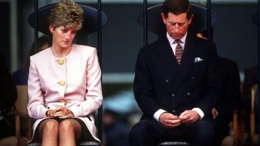 Lady Di estaba al tanto del romance oculto entre Carlos y Camilla, a pesar de llevarse la peor parte en el trío amoroso.-