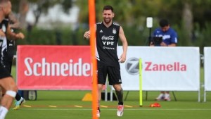Scaloni define el equipo de Argentina para el amistoso con Jamaica