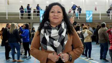 Carmen Soto aprovechó inauguración del SAF en San Lorenzo sur para el lanzamiento de campaña a la presidencia de la vecinal (foto Matías Subat)