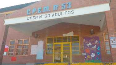 Esta semana el grupo de egresadas entregará una nota en el Consejo Provincial de Educación de Neuquén. (Foto Yamil Regules).-