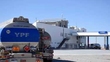  (YPF informó que seguirá aceptando tarjetas de créditos como forma de pago 
 Foto: Matías Subat)