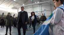 Imagen de Inauguraron un polideportivo en barrio San Lorenzo en Neuquén con canchas de fútbol, vóley y básquet