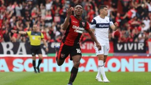 El golazo de Reasco en la victoria de Newell&#8217;s sobre Gimnasia