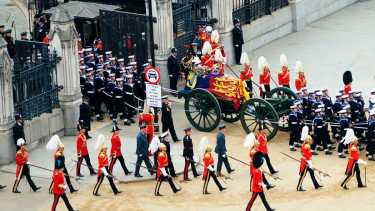 Imponente despedida a la reina Isabel II. Foto: AP 