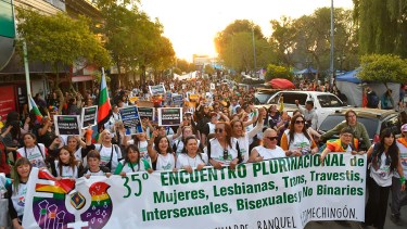 Más de 100 mil personas marcharon por las calles de San Luis. Foto: Telam - Eliana Obregon
