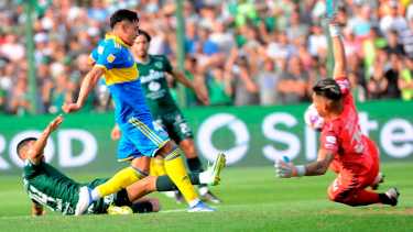 Luca Langoni estuvo en duda hasta último momento y metió el gol del triunfo de Boca sobre Sarmiento. Foto: Télam 
