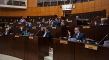 Imagen de Aprobaron nueva ley de financiamiento de bomberos voluntarios en Neuquén