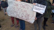 Imagen de Estudiantes de Plottier marcharon contra el acoso callejero que sufren desde una fábrica abandonada