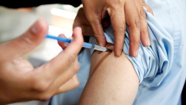 Además de la vacuna, es necesario continuar fortaleciendo la estrategia de gestión integrada implementada en América Latina por la Organización Panamericana de la Salud.