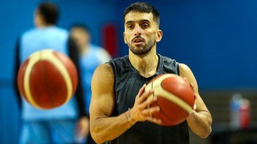 Campazzo podría tener su debut en Dallas mañana.