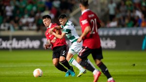 Con Lisandro Martínez de títular, Manchester United ganó en Chipre por la Liga de Europa